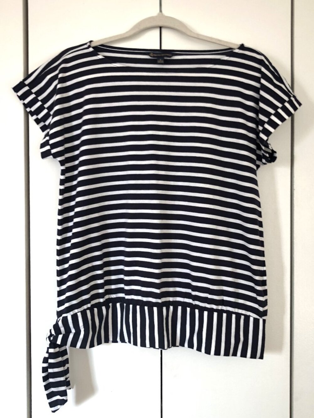 BROOKS BROTHERS Deep Navy Blue White Striped Short Sleeve Boat neck Soft Top Tie